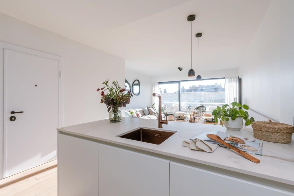 Stunning And Modern Apartment With Sunny Balcony Knokke-Heist Bagian luar foto