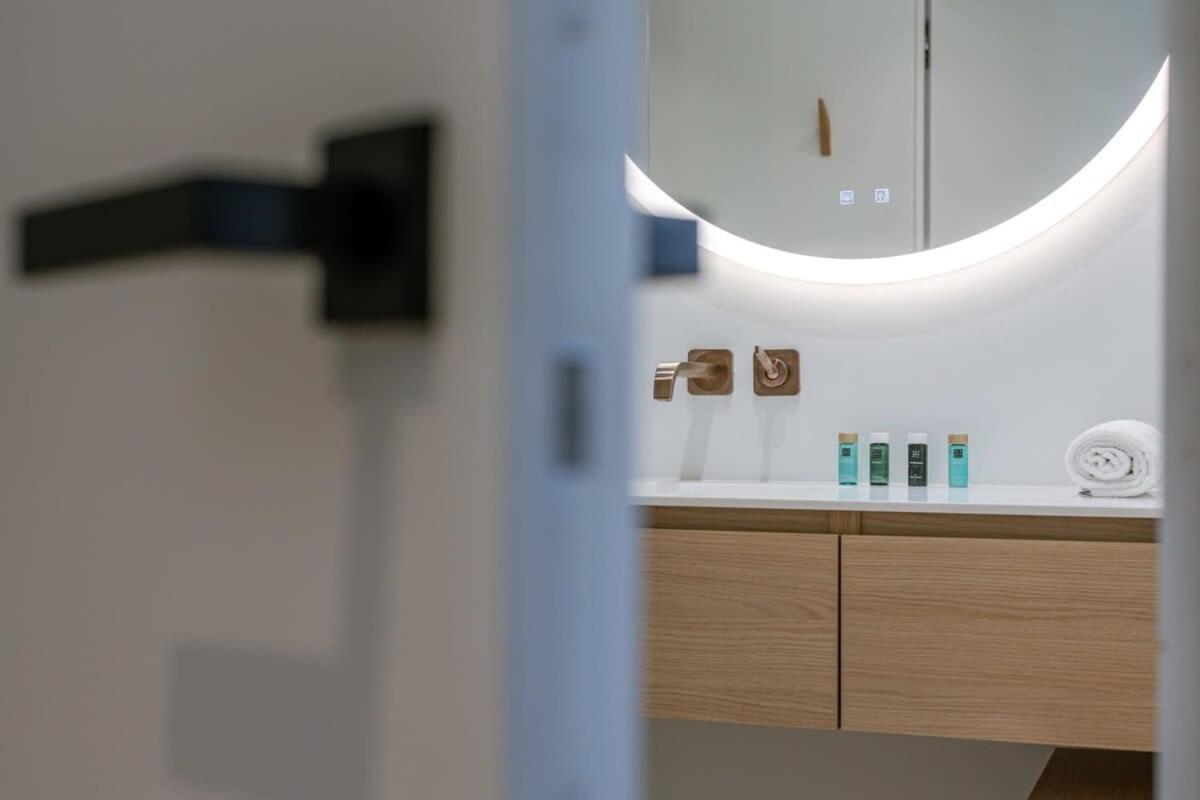 Stunning And Modern Apartment With Sunny Balcony Knokke-Heist Bagian luar foto