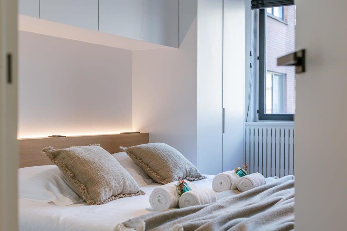 Stunning And Modern Apartment With Sunny Balcony Knokke-Heist Bagian luar foto
