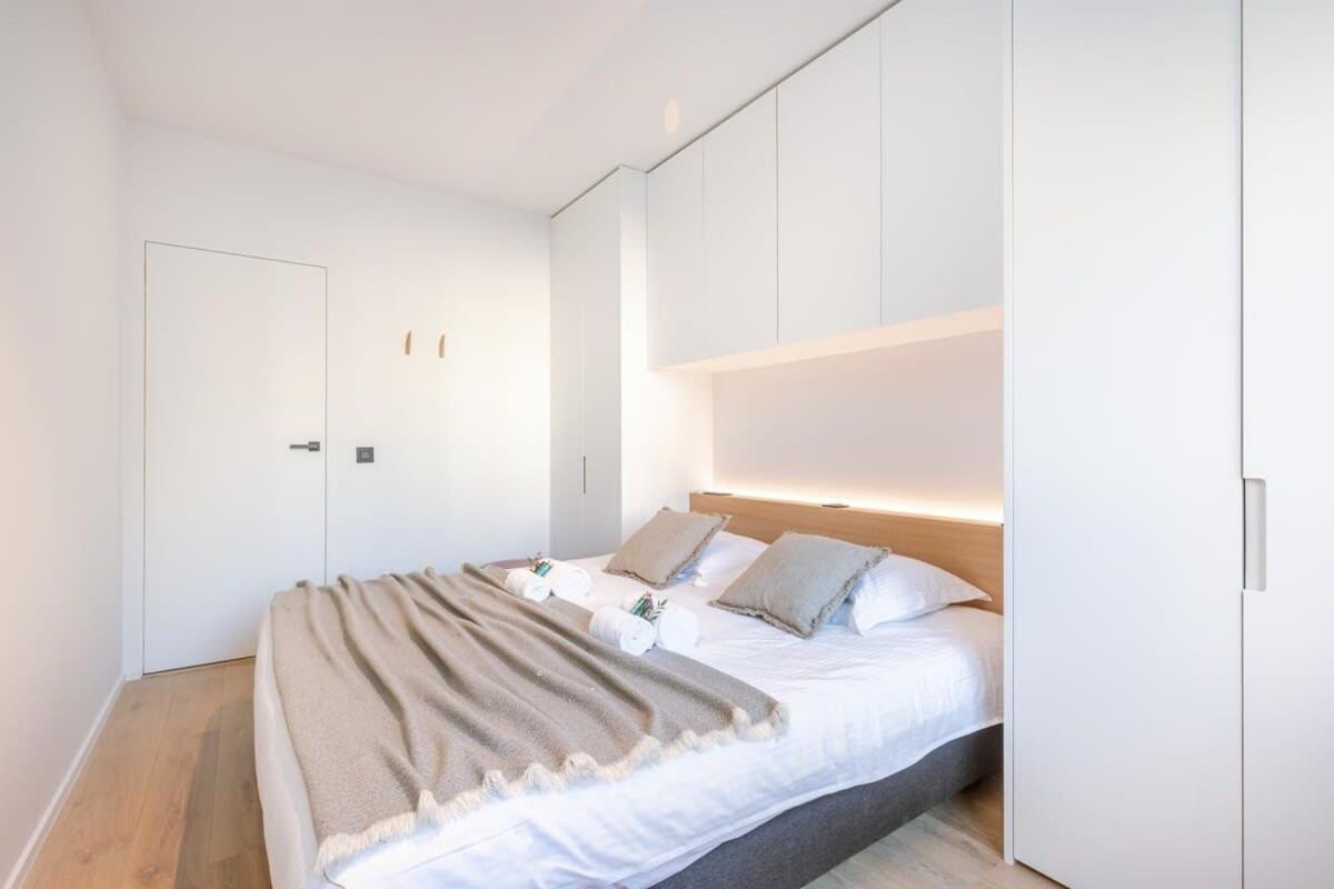 Stunning And Modern Apartment With Sunny Balcony Knokke-Heist Bagian luar foto