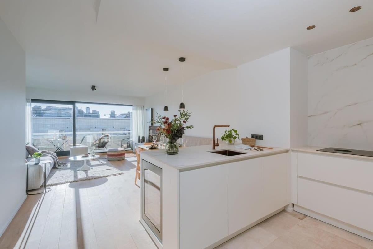 Stunning And Modern Apartment With Sunny Balcony Knokke-Heist Bagian luar foto