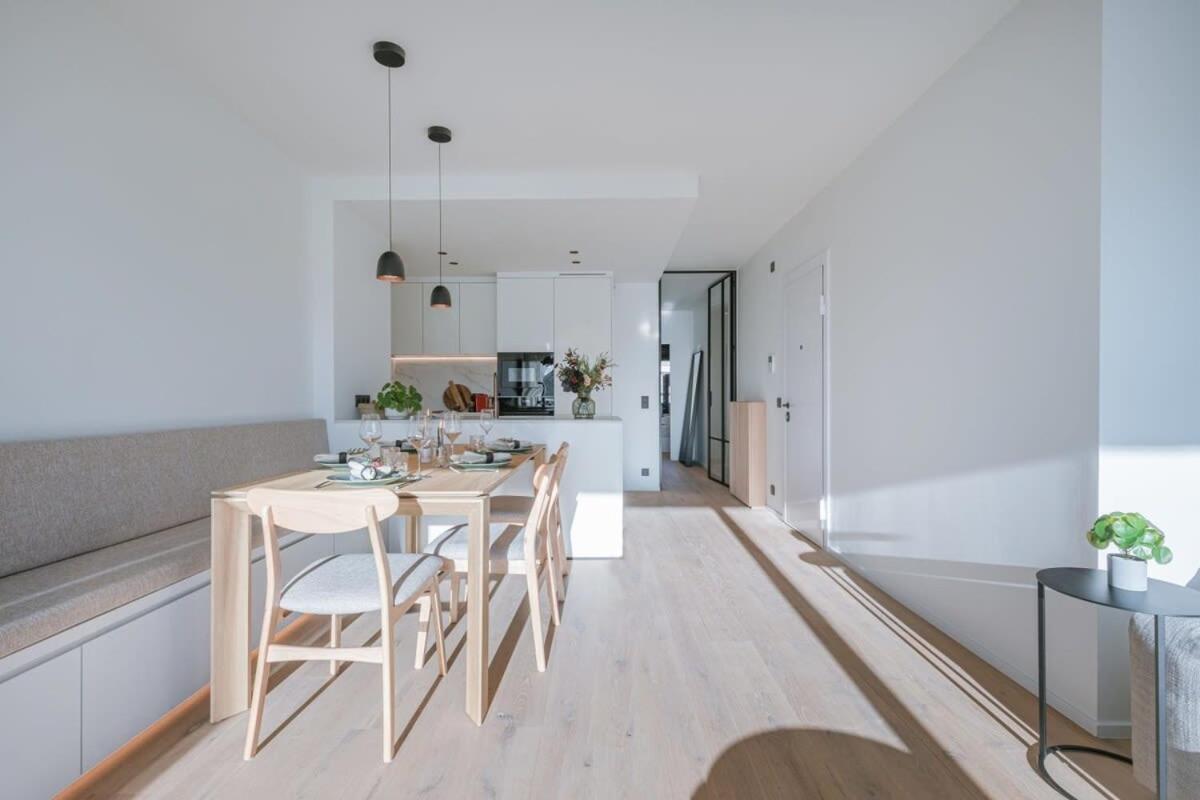 Stunning And Modern Apartment With Sunny Balcony Knokke-Heist Bagian luar foto