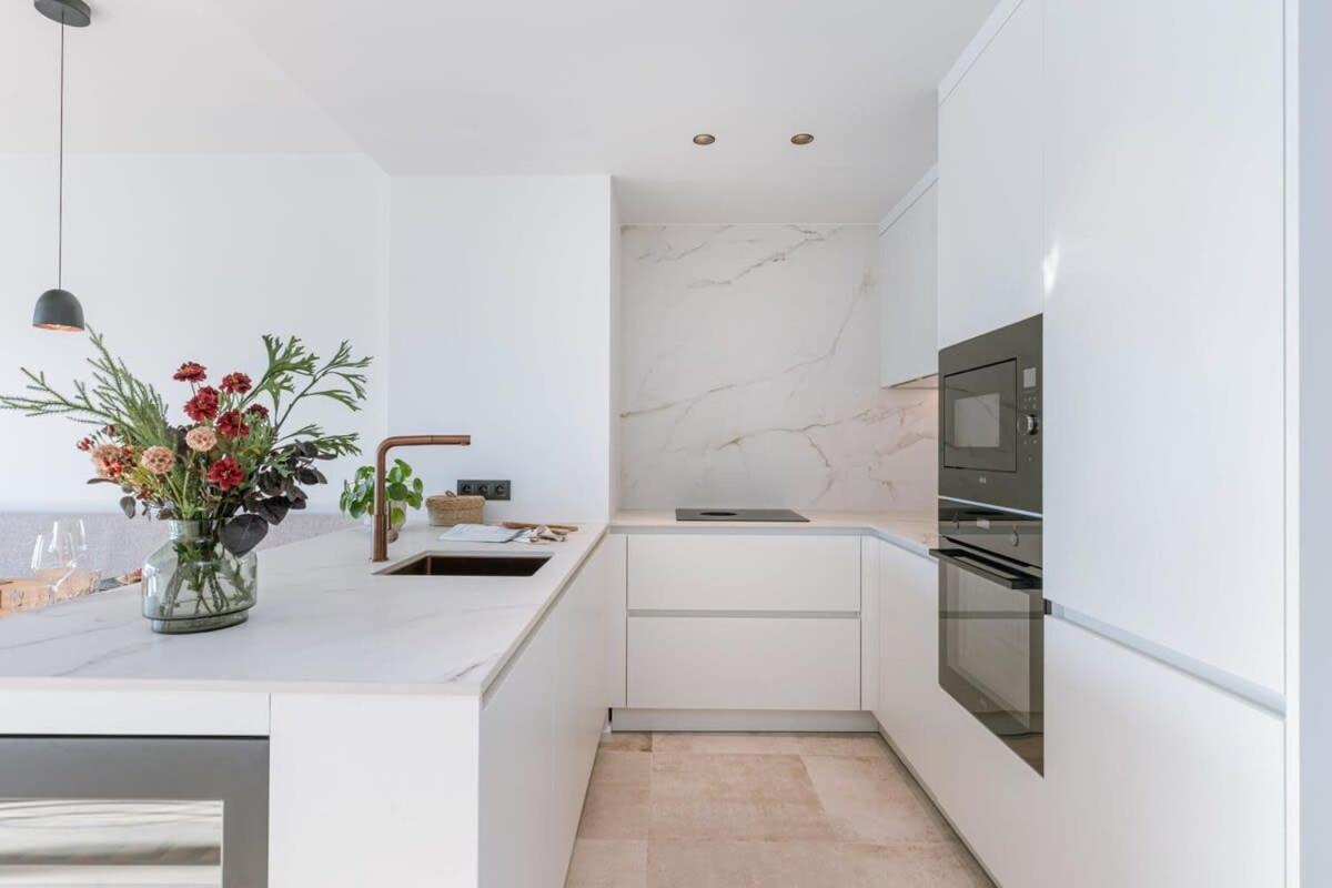 Stunning And Modern Apartment With Sunny Balcony Knokke-Heist Bagian luar foto