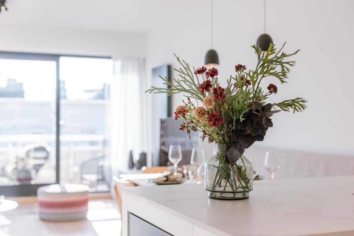 Stunning And Modern Apartment With Sunny Balcony Knokke-Heist Bagian luar foto